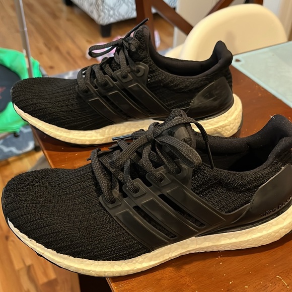 Women’s ultra boost size 7 - Picture 1 of 3